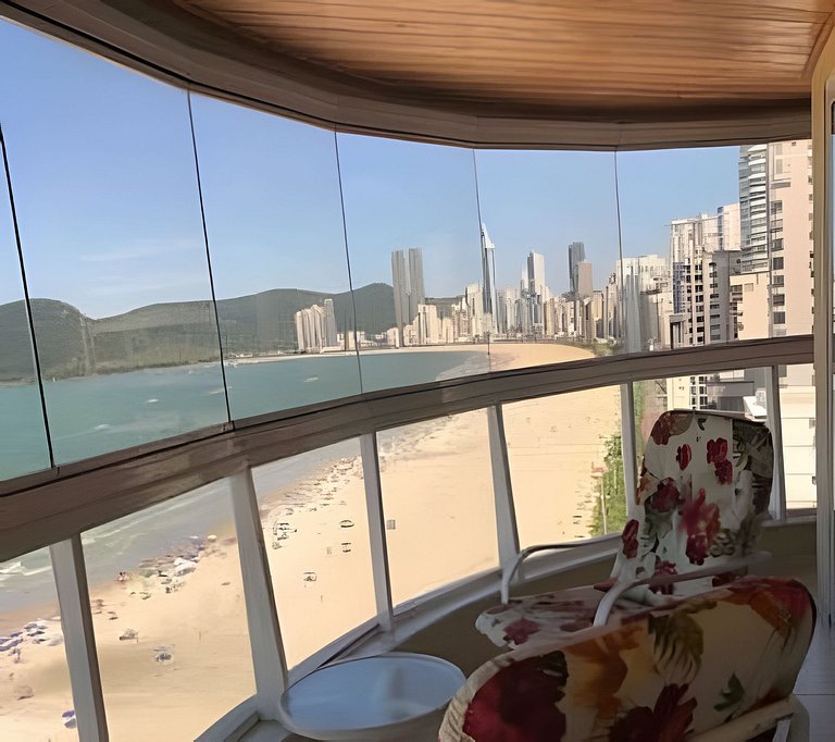2 Dorm. Frente Mar com Churrasqueira