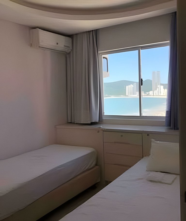 2 Dorm. Frente Mar com Churrasqueira