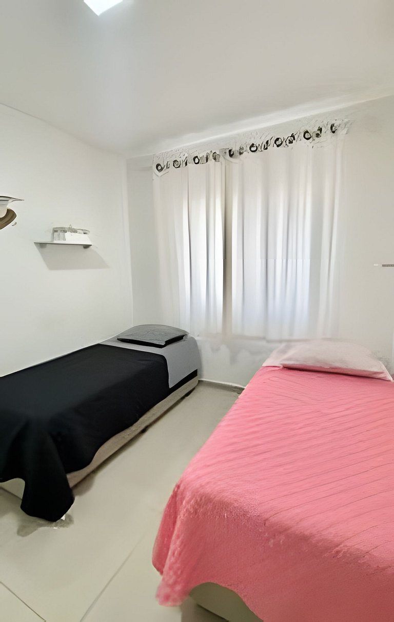 02 Dorm. Aconchegante e Bem localizado
