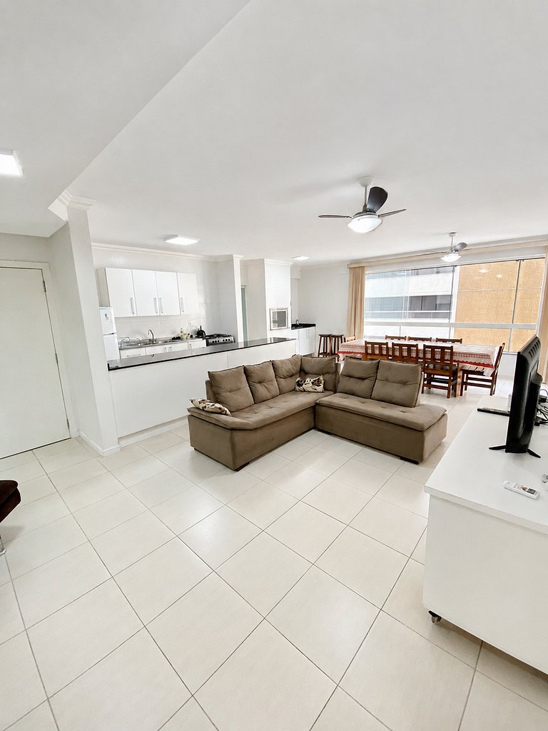 3 Dorm. Churrasqueira e Bem localizado