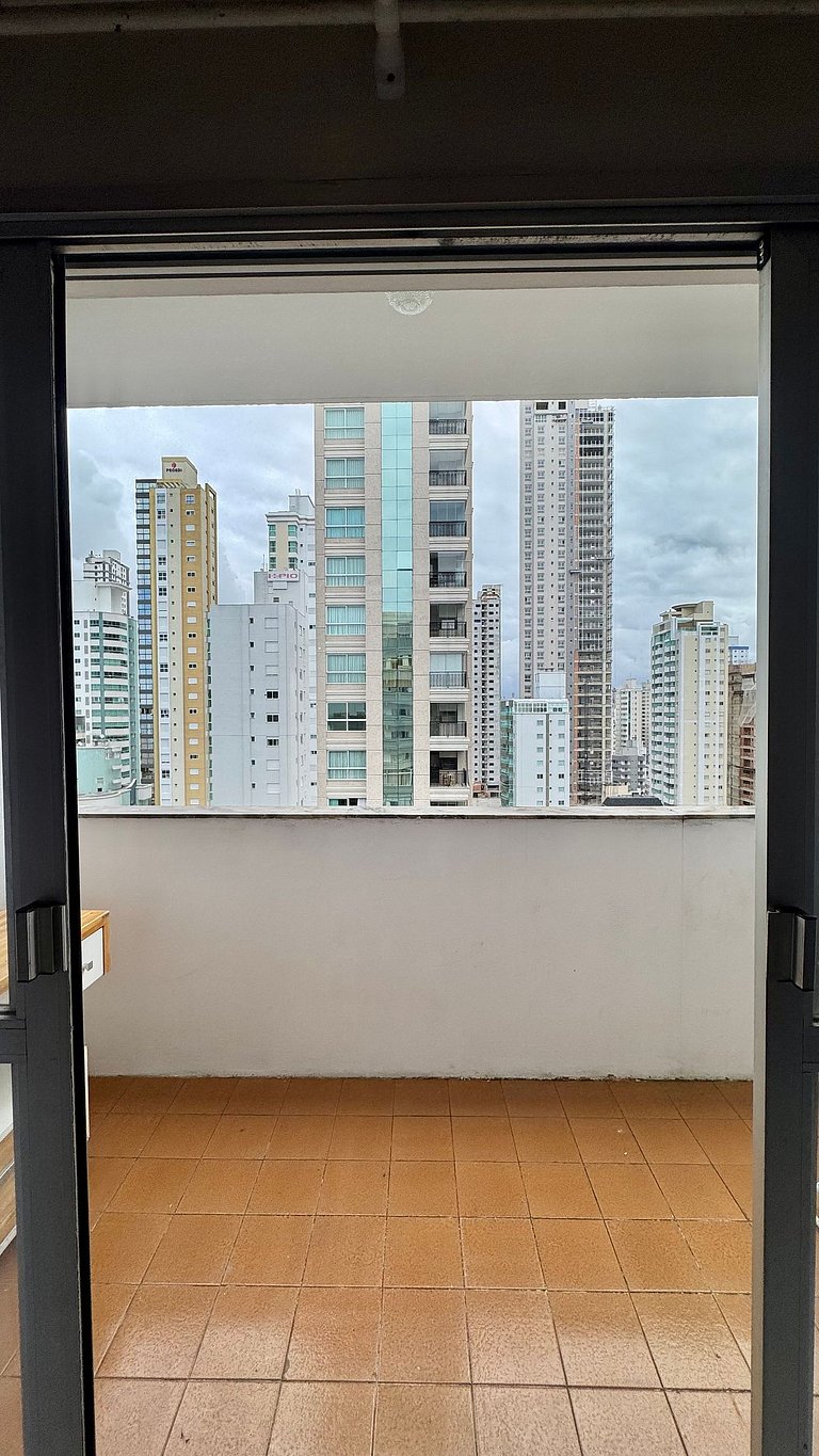 2 Dorm. Sacada com Vista Mar