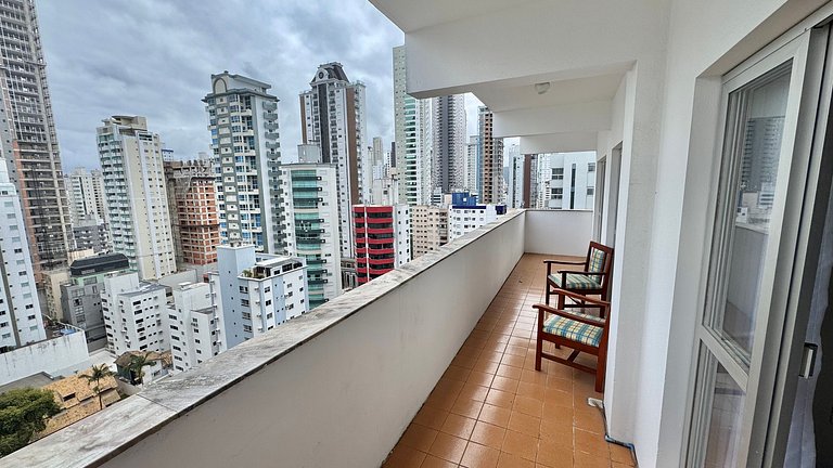 2 Dorm. Sacada com Vista Mar