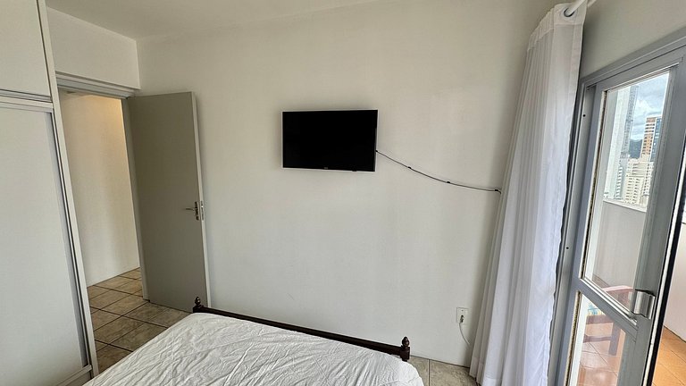 2 Dorm. Sacada com Vista Mar