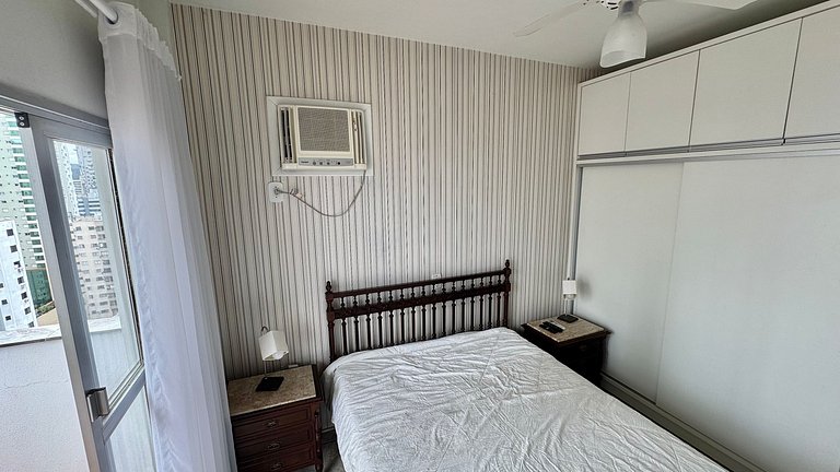2 Dorm. Sacada com Vista Mar