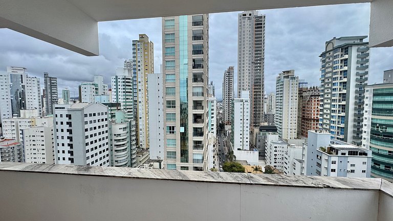 2 Dorm. Sacada com Vista Mar