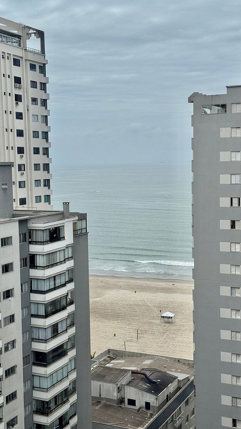 2 Dorm. Sacada com Vista Mar