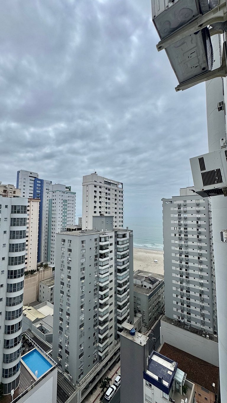 2 Dorm. Sacada com Vista Mar