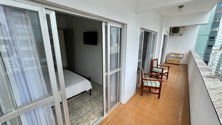 2 Dorm. Sacada com Vista Mar